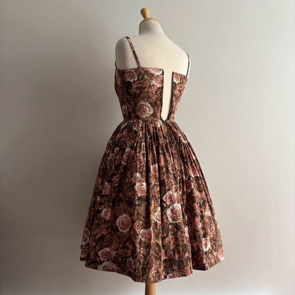 Vintage 1950s NELLY DON Brown with Pink Rose Print Dress / 25" waist - Picture 8 of 11